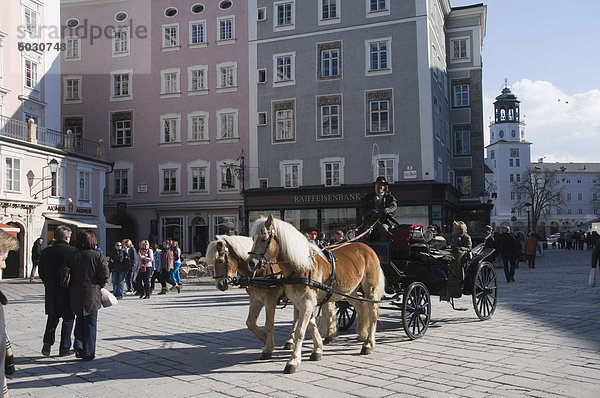 Der Alter Markt  ein Viereck berühmt für seinen guten Geschäften  Salzburg  Österreich  Europa
