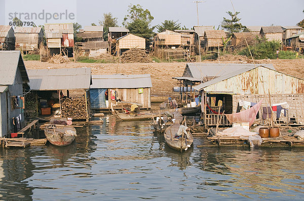 Schwimmende Fischer Dörfern  Mekong River  Phnom Penh  Kambodscha  Indochina  Südostasien  Asien