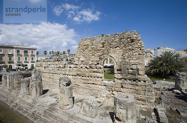 Ruinen der Tempel des Apollon  Ortygia  Syrakus  Sizilien  Italien  Europa