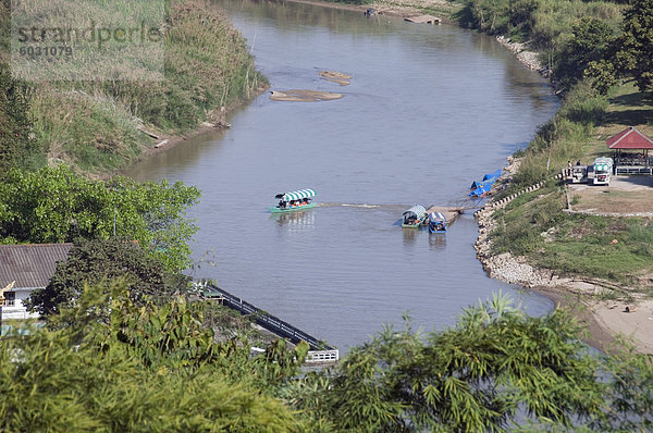 Verbindung nehmen Fluss nass Südostasien Myanmar Asien Bank Kreditinstitut Banken links rechts Thailand