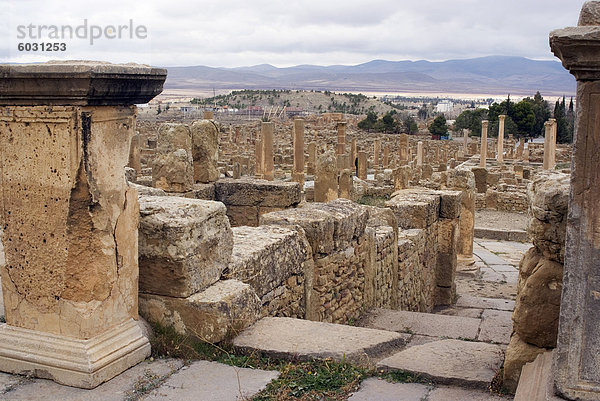 Blick über die römische Seite des Timgad  UNESCO World Heritage Site  Algerien  Nordafrika  Afrika