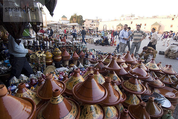 Place el Hedim und Tagine Pots  Meknès  Marokko  Nordafrika  Afrika