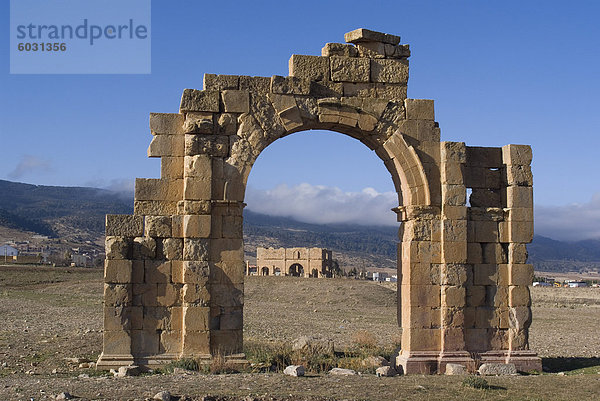 Bogen des Commodus  römischer Website Kastell Lambaesis  Algerien  Nordafrika  Afrika