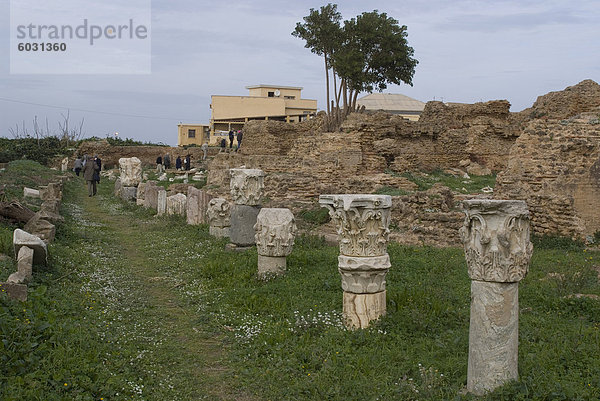 Römische Website von Cherchell  begraben unter der neuen Stadt  Cherchell  Algerien  Nordafrika  Afrika