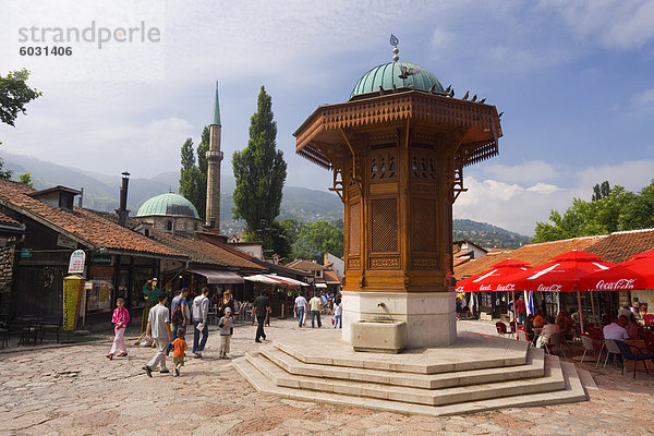 Sebilj  einem maurischen Brunnen ein steinerner Brunnen in Istanbul aus 1891 vor Bascarsija Moschee nachempfunden  Bascarsija District  Old Town  Sarajevo  Bosnien-Herzegowina  Europa