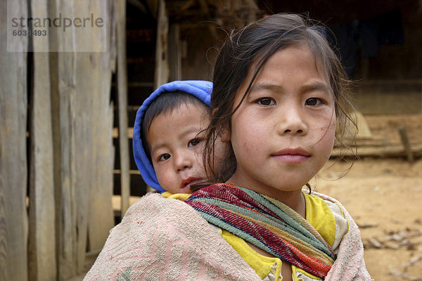 Junge Hmong Dorfbewohner in der Provinz Xieng Khouang nördlichen Laos  Indochina  Südostasien  Asien