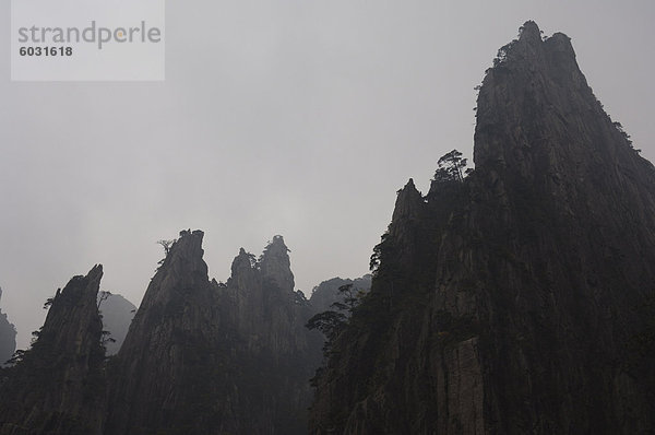 Benda (West Sea) Tal  Mount Huangshan (Yellow Mountain)  UNESCO World Heritage Site  Provinz Anhui  China  Asien