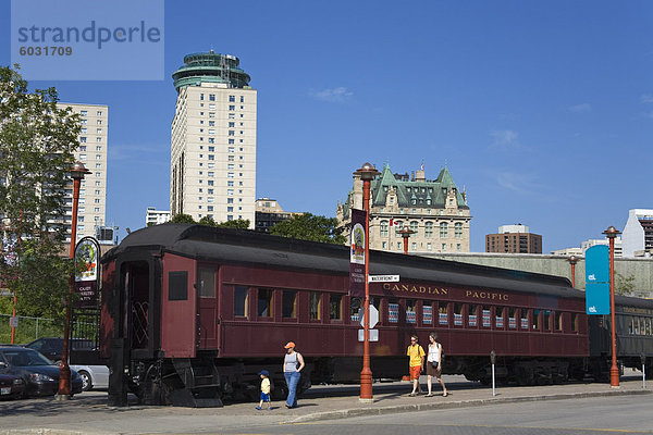 Schiene Beförderung in Forks Nationales Historisches Viertel  Winnipeg  Manitoba  Kanada  Nordamerika