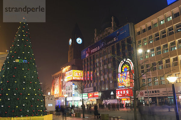 Christbaumschmuck in Wangfujing Strasse  Peking  China  Asien einkaufen