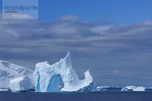 Eisberge  Weddell-Meer  Antarktische Halbinsel  Antarktis  Polarregionen