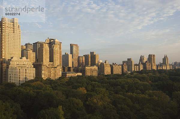 Blick auf den Central Park  Blick nach Norden  Manhattan  New York  New York State  Vereinigten Staaten von Amerika  Nordamerika