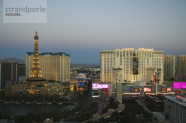 Hotel Paris und andere am Strip (Las Vegas Boulevard) in der Nähe von Flamingo  Las Vegas  Nevada  Vereinigte Staaten von Amerika  Nordamerika