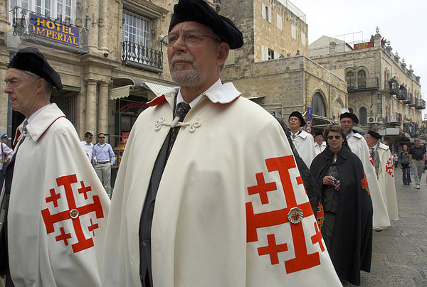 Jerusalem Hauptstadt nahe Fest festlich Zeremonie Eingang Kleidung Naher Osten Umhang Pilgerer Ostern Israel