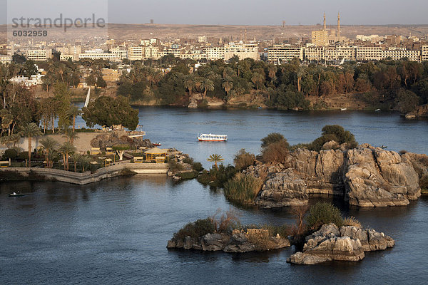 Blick auf den Fluss Nil in der südlichen Stadt von Aswan  Ägypten  Nordafrika  Afrika