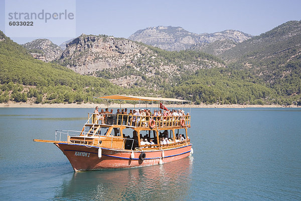 Touristenboot  Green Canyon  Oymapinar See  Manavgat  Antalya Region  Anatolien  Türkei  Kleinasien  Eurasien