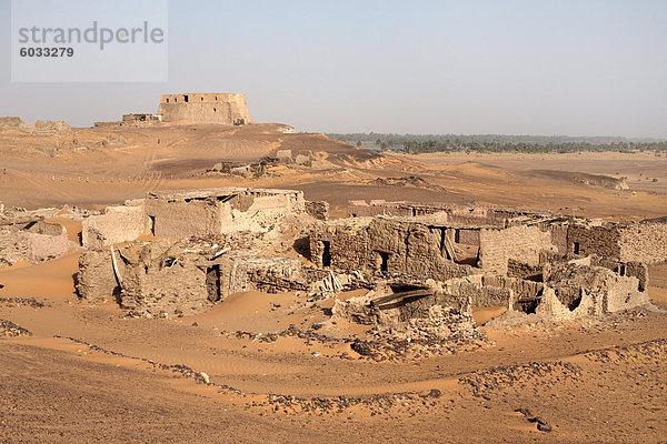 Die Ruinen von der mittelalterlichen Stadt von Alt Dunqula  Sudan  Afrika