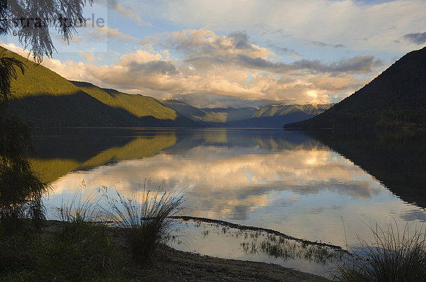 Lake Rotoroa und Travers Range  Nelson-Lakes-Nationalpark  Südinsel  Neuseeland  Pazifik