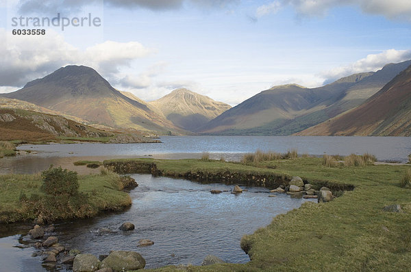 Lake Wastwater  großen Giebel  Scafell  Scafell Pike  Yewbarrow  Lake District-Nationalpark  Cumbria  England  Vereinigtes Königreich  Europa