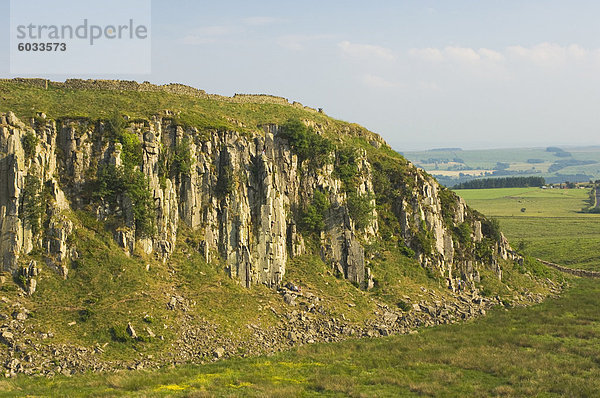 Stahl Crags  Hadrianswall  UNESCO Weltkulturerbe  Northumberland  England  Vereinigtes Königreich  Europa