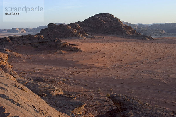 Wüste Landschaft  Wadi Rum  Jordanien  Naher Osten