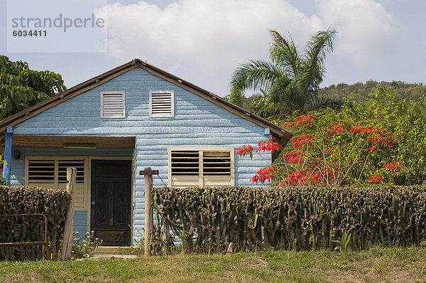 Fenster Ländliches Motiv ländliche Motive Tradition klein Westindische Inseln Mittelamerika Jalousie Blockhaus Kuba Holzhaus