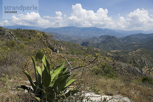 Landschaft bei Hierve el Agua  Oaxaca  Mexiko  Nordamerika
