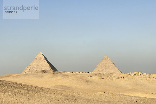 Pyramiden  Gizeh  UNESCO Weltkulturerbe  Kairo  Ägypten  Nordafrika  Afrika