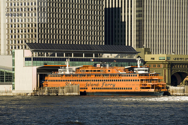 Staten Island Ferry  Business Distrikt  Lower Manhattan  New York City  New York  Vereinigte Staaten von Amerika  Nordamerika