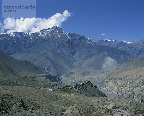 Das Dorf Jharkot im Umkreis Mustang in den Himalaya-Bergen  in Nepal  Asien