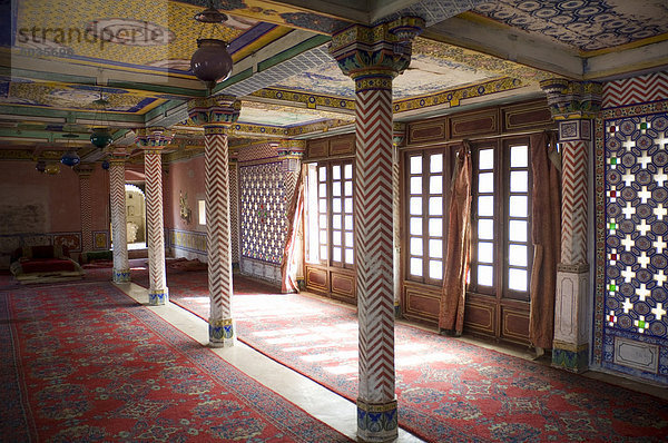 Innenraum der Juna Mahal Fort  Dungarpur  Rajasthan Indien  Asien