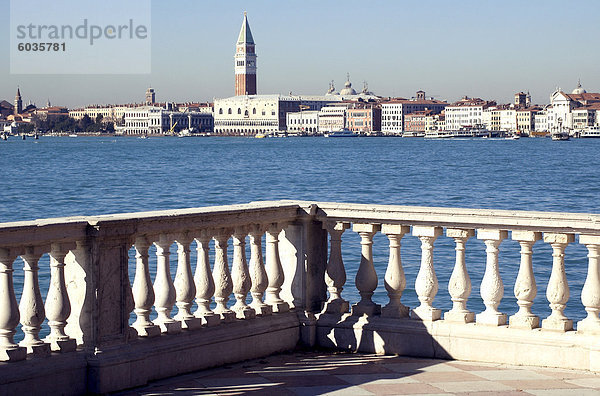 Venedig gesehen vom Castello Viertel  Venedig  UNESCO World Heritage Site  Veneto  Italien  Europa