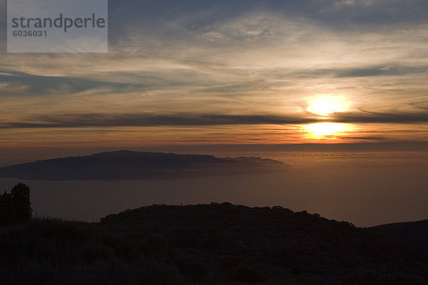 Sonnenuntergang vom Parque Nacional de Las Canadas del Teide (Teide-Nationalpark)  Süd west  La Gomera  Teneriffa  Kanarische Inseln  Spanien  Atlantik  Europa suchen
