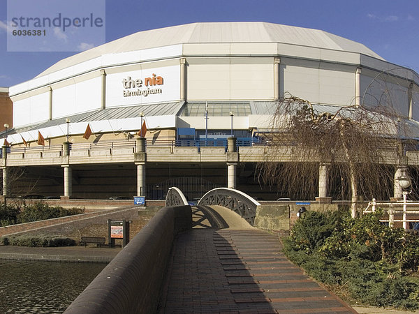 National Indoor Arena von James Brindley Kanal Seite zu Fu  Birmingham Main Line-Kanal  Stadt centre  Birmingham  Midlands  England  Großbritannien  Europa