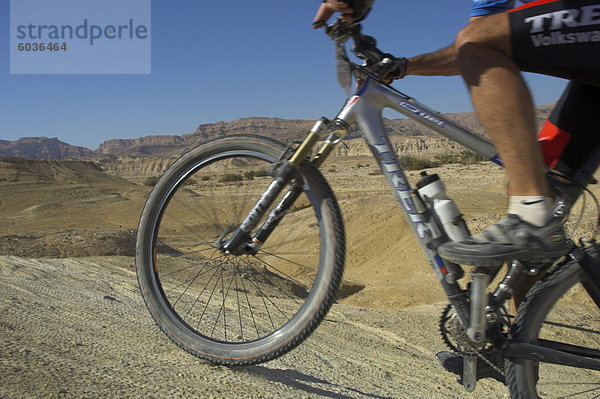 hoch oben nahe Berg Fahrrad Rad frontal Globalisierung Naher Osten Israel rad