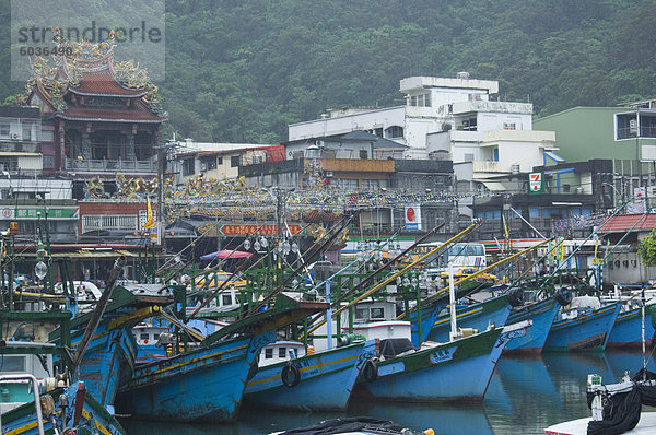 Tempel  Boote im Hafen Port  Nanfang-Ao  Suao  Ilan County  Taiwan  Asien