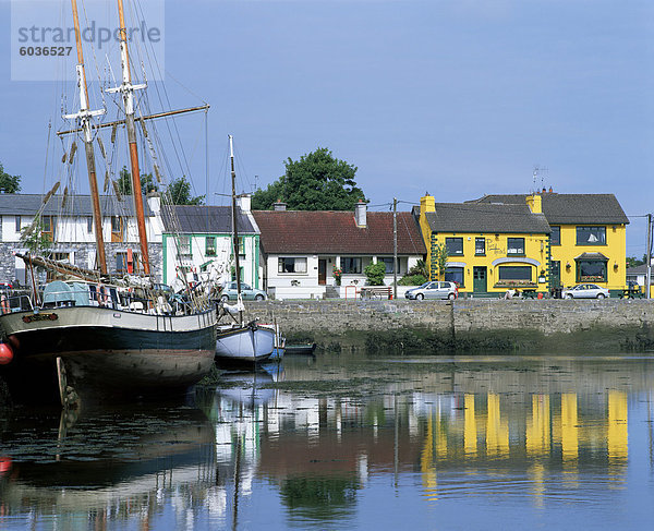 Kinvara  Bucht von Galway  County Galway  Connacht  Eire (Irland)  Europa