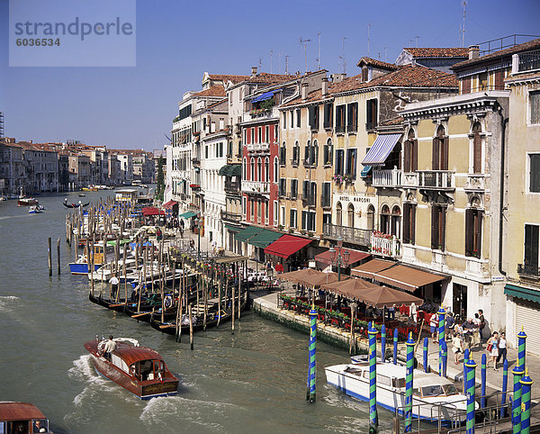 Der Canal Grande von der Rialto-Brücke  Venedig  Veneto  Italien  Europa