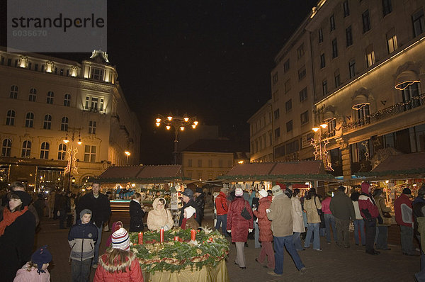 Christmas Market  Budapest  Ungarn  Europa