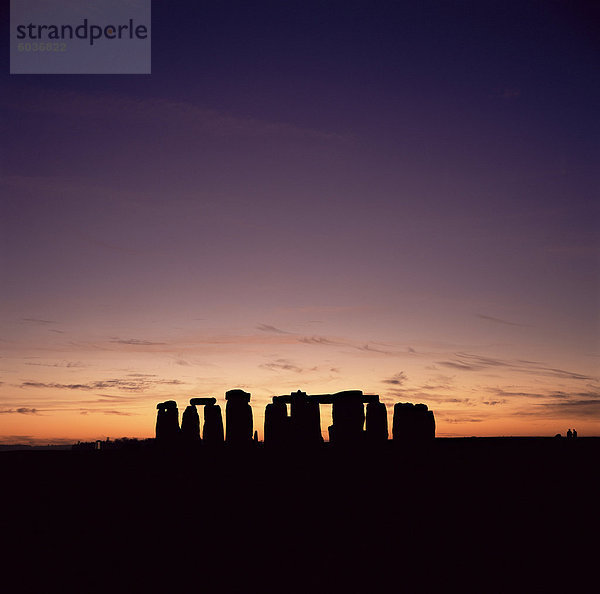 Stonehenge bei Sonnenuntergang  UNESCO Weltkulturerbe  Wiltshire  England  Vereinigtes Königreich  Europa