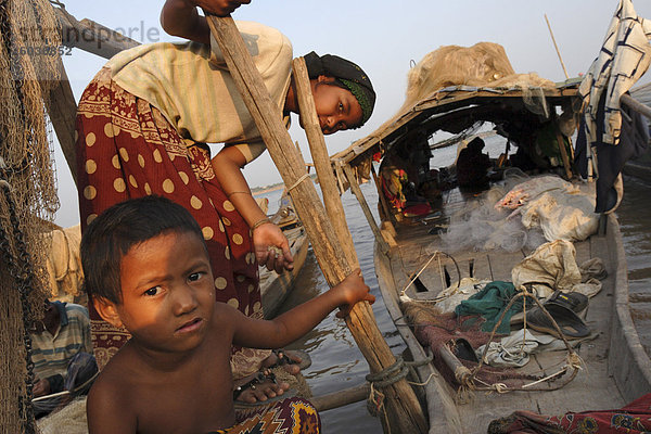 Cham Muslime leben am Mekong Fluss in Phnom Penh  Kambodscha  Indochina  Südostasien  Asien