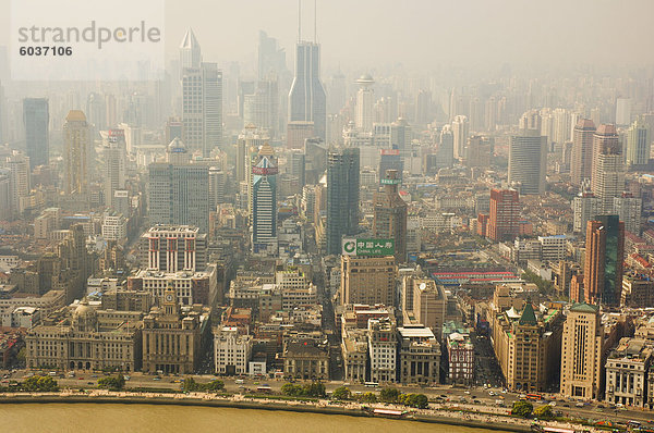 Luftbild vom Oriental Pearl Tower des Huangpu District  Shanghai  China  Asien