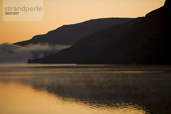 Sunrise  Ullswater  Lake District-Nationalpark  Cumbria  England  Vereinigtes Königreich  Europa