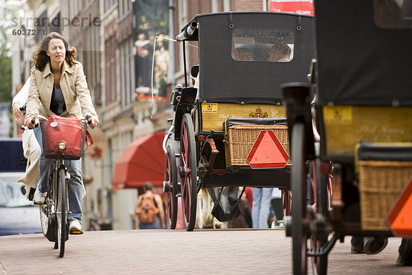 Menschen Radfahren  Amsterdam  Holland (Niederlande)  Europa
