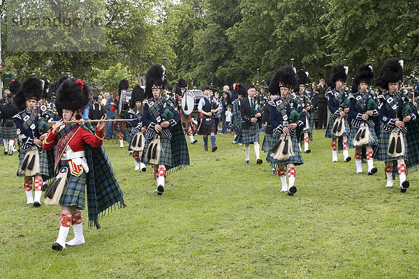 Pipe Band  Tomintoul  Highlands  Schottland  Vereinigtes Königreich  Europa