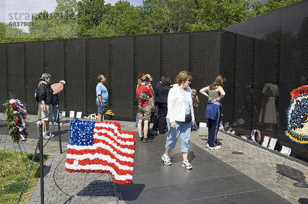 Vietnam Veterans Memorial Wall in Washington D.C. (District Of Columbia)  Vereinigte Staaten von Amerika  Nordamerika