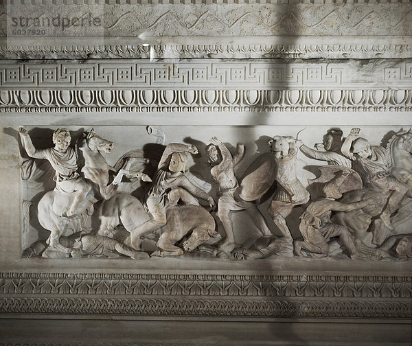 Detail des Sarkophags von Alexander dem großen  Museum von Istanbul  Türkei  Europa  Eurasien