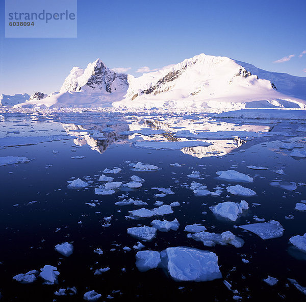 Westküste der Antarktischen Halbinsel  Antarktis  Polarregionen