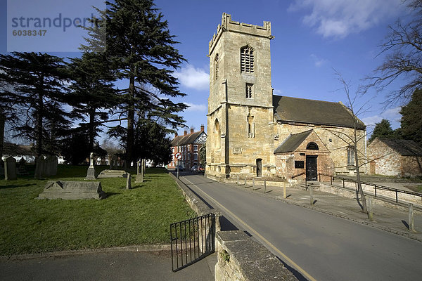 Kirche in St. Andrews  aus Gründen der Abteikirche von der Heilig-Kreuz  Pershore  Worcestershire  Midlands  England  Vereinigtes Königreich  Europa