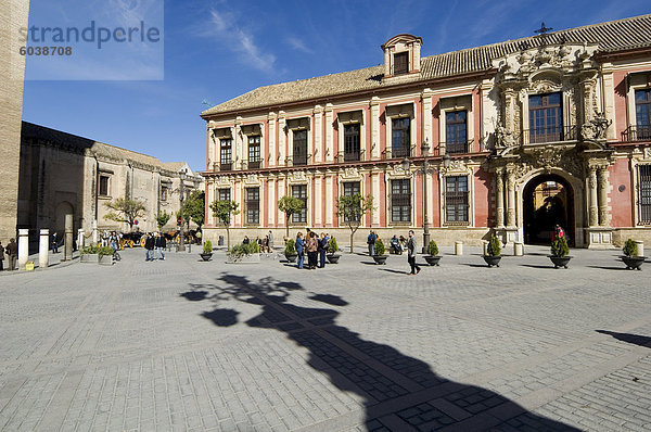 Der Palast der Erzbischöfe  Plaza Virgen de Los Reyes  Santa Cruz Viertel  Sevilla  Andalusien  Spanien  Europa