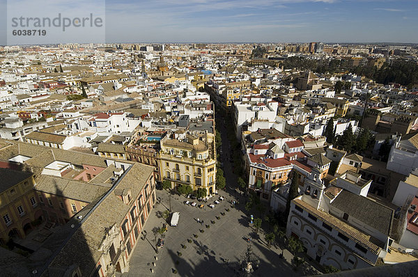 Blick vom Turm La Giralda  Sevilla  Andalusien  Spanien  Europa